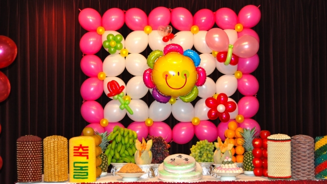 Balloon Artistry: Elevating Décor with Enchanting Inflatable Designs